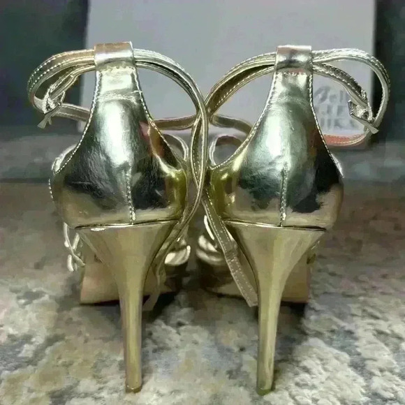 Belle Badgley Mischka Gold Strappy Sandals - size 5.5 - Picture 5 of 6